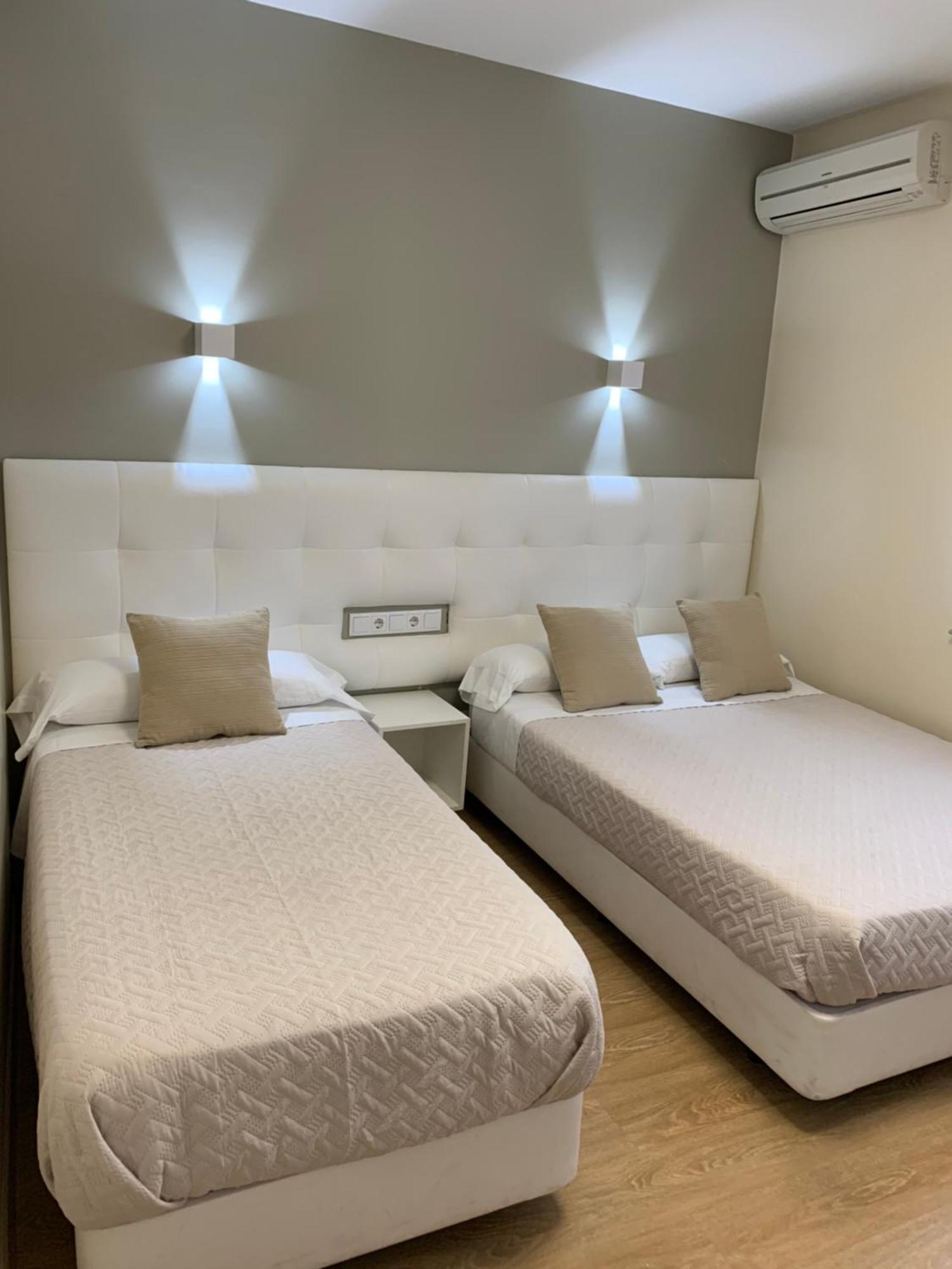Hostal El Rocio Паракуэльос-де-Харама Экстерьер фото