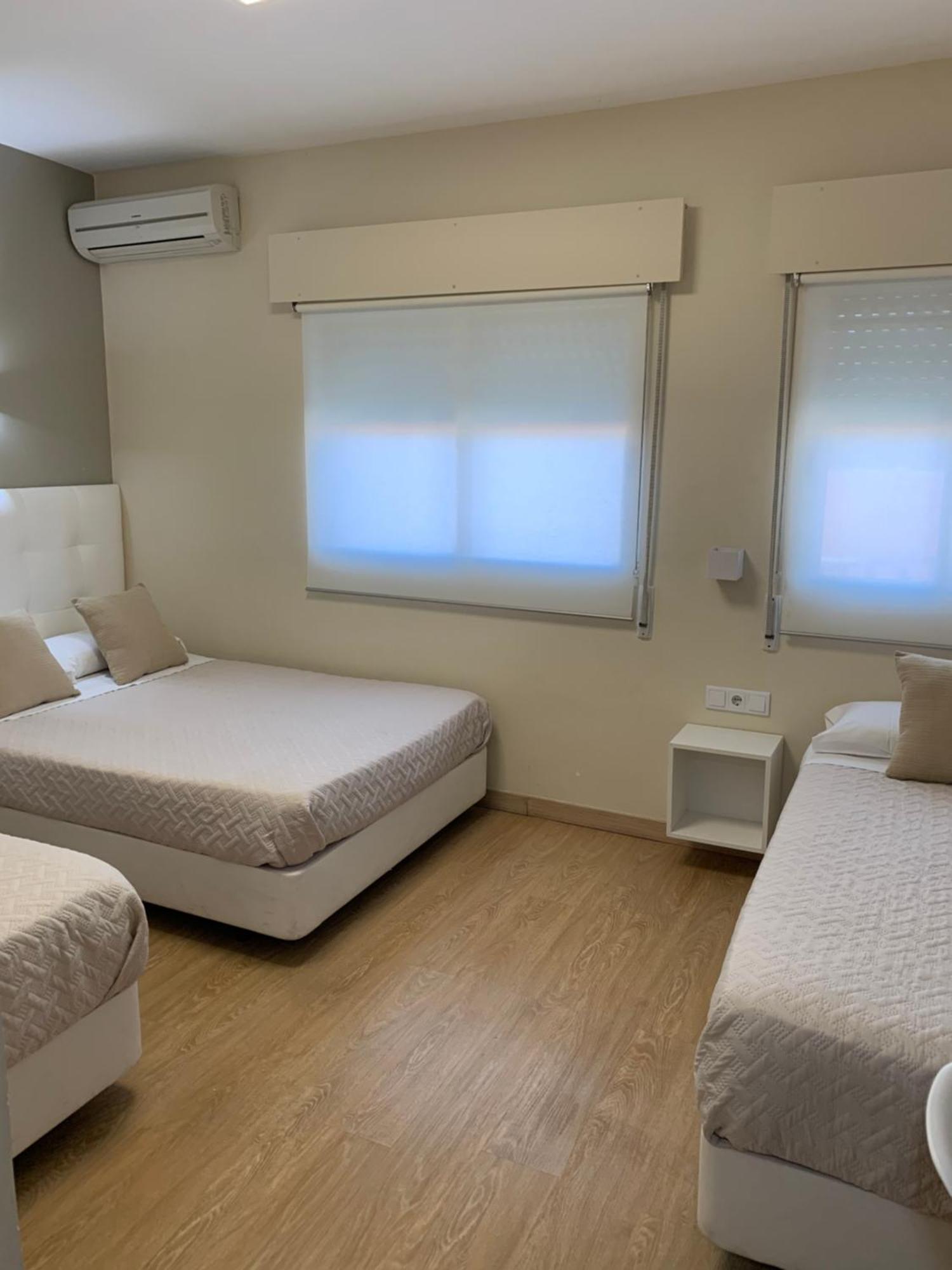 Hostal El Rocio Паракуэльос-де-Харама Экстерьер фото